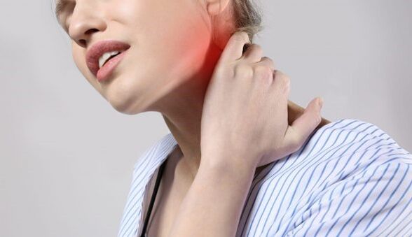 With osteochondrosis of the cervical spine, pain in the neck and shoulders occurs